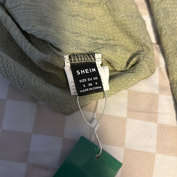 Green SHEIN one shoulder long sleeve crop top - Picture 5 of 5